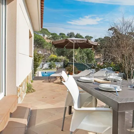 Sleeps 6 Villa *