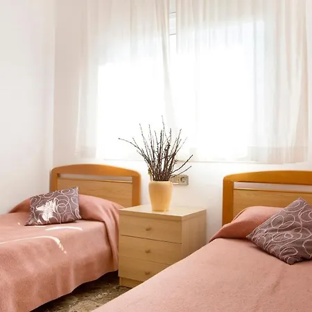 빌라 Sleeps 6 료렛 드 마르