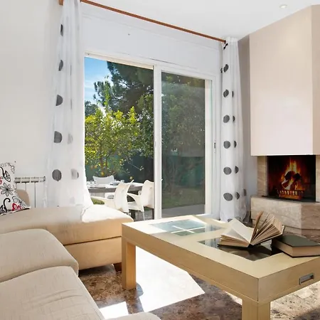 Sleeps 6 료렛 드 마르